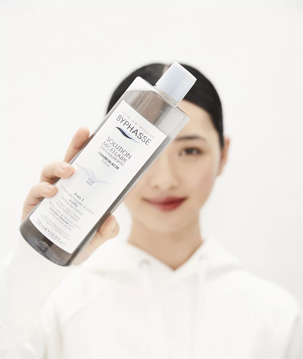 ITE-0008683 BYPHASSE SOLUCION MICELAR REMOVEDOR MAQUILLAJE CON CARBON ACTIO 500ML