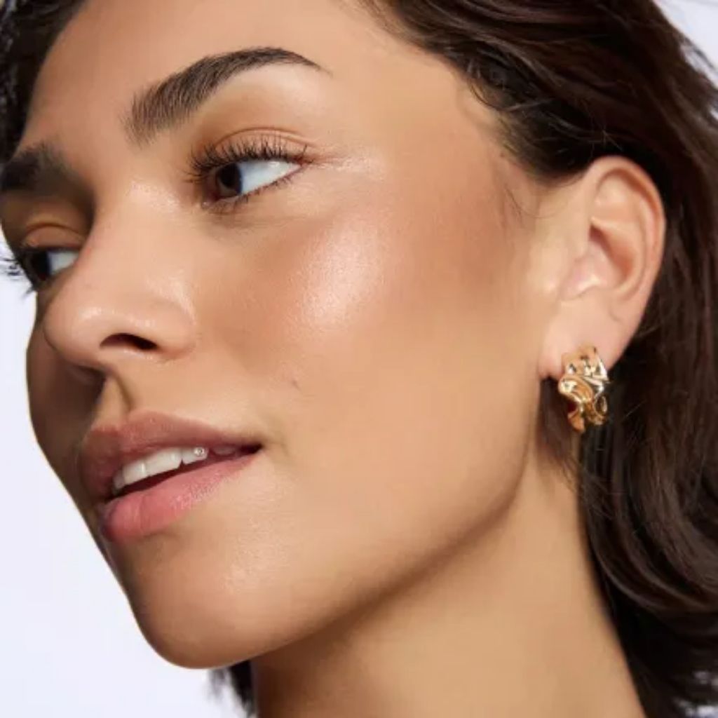 Iluminador 4 en 1 Holiday Skin 010 Catching Sunrays – Catrice