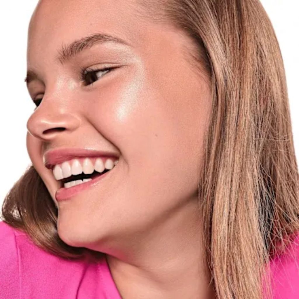 ILUMINADOR EN BARRA BABY GOT HOLO GLOW 10 Golden Aura – ESSENCE
