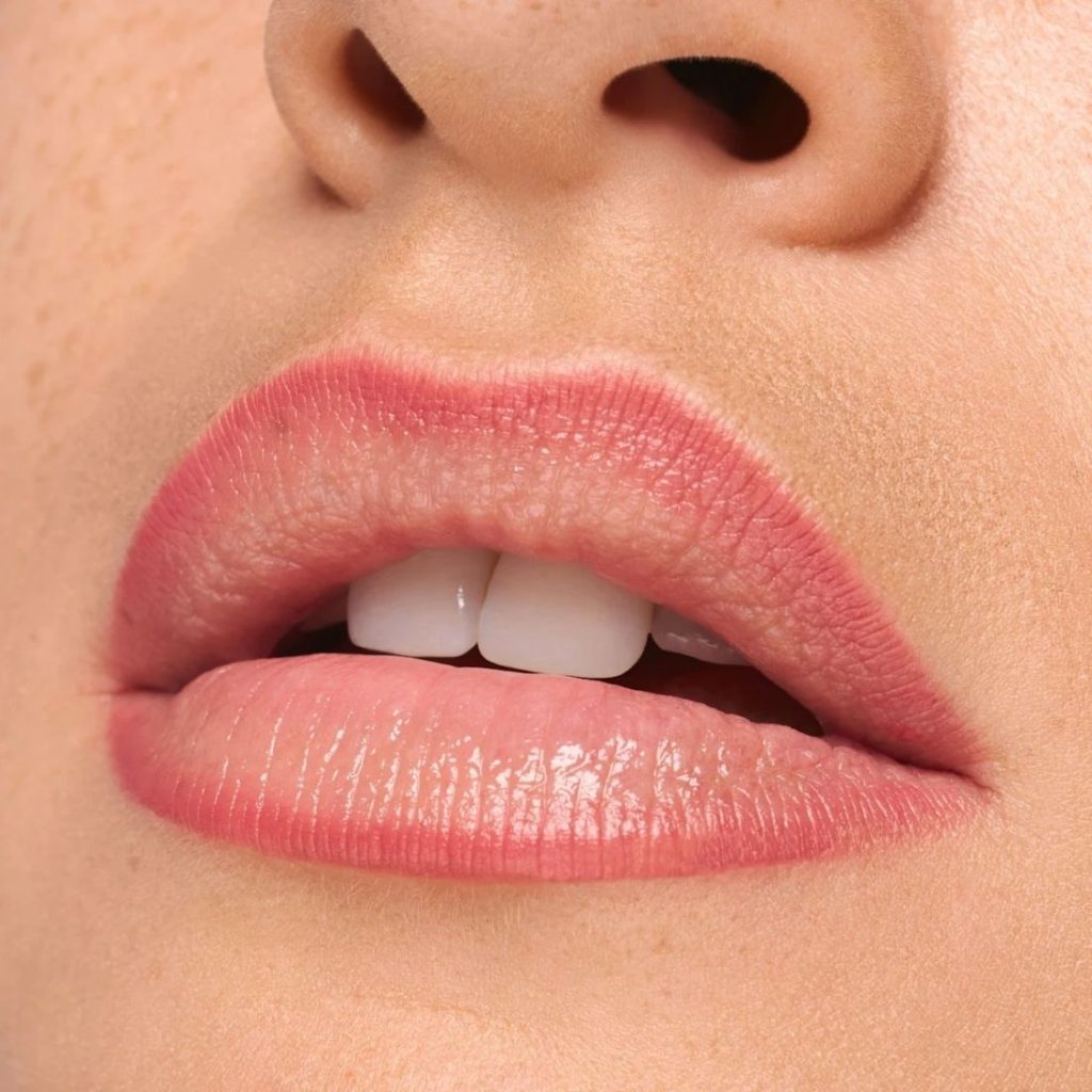 DELINEADOR DE LABIOS 8H MATTE COMFORT 20 Mauve Mirage – ESSENCE